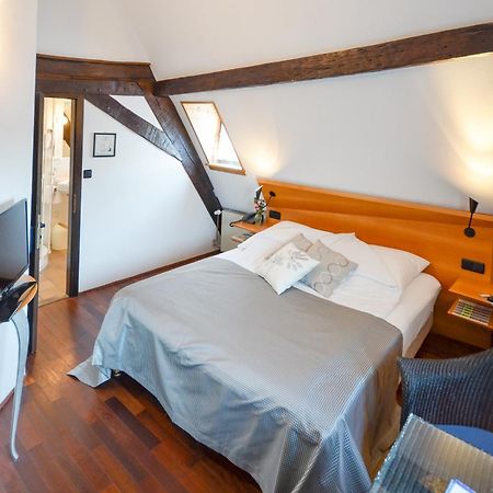 Restaurant & ****Hotel Hoeerhof Idstein Szoba fotó