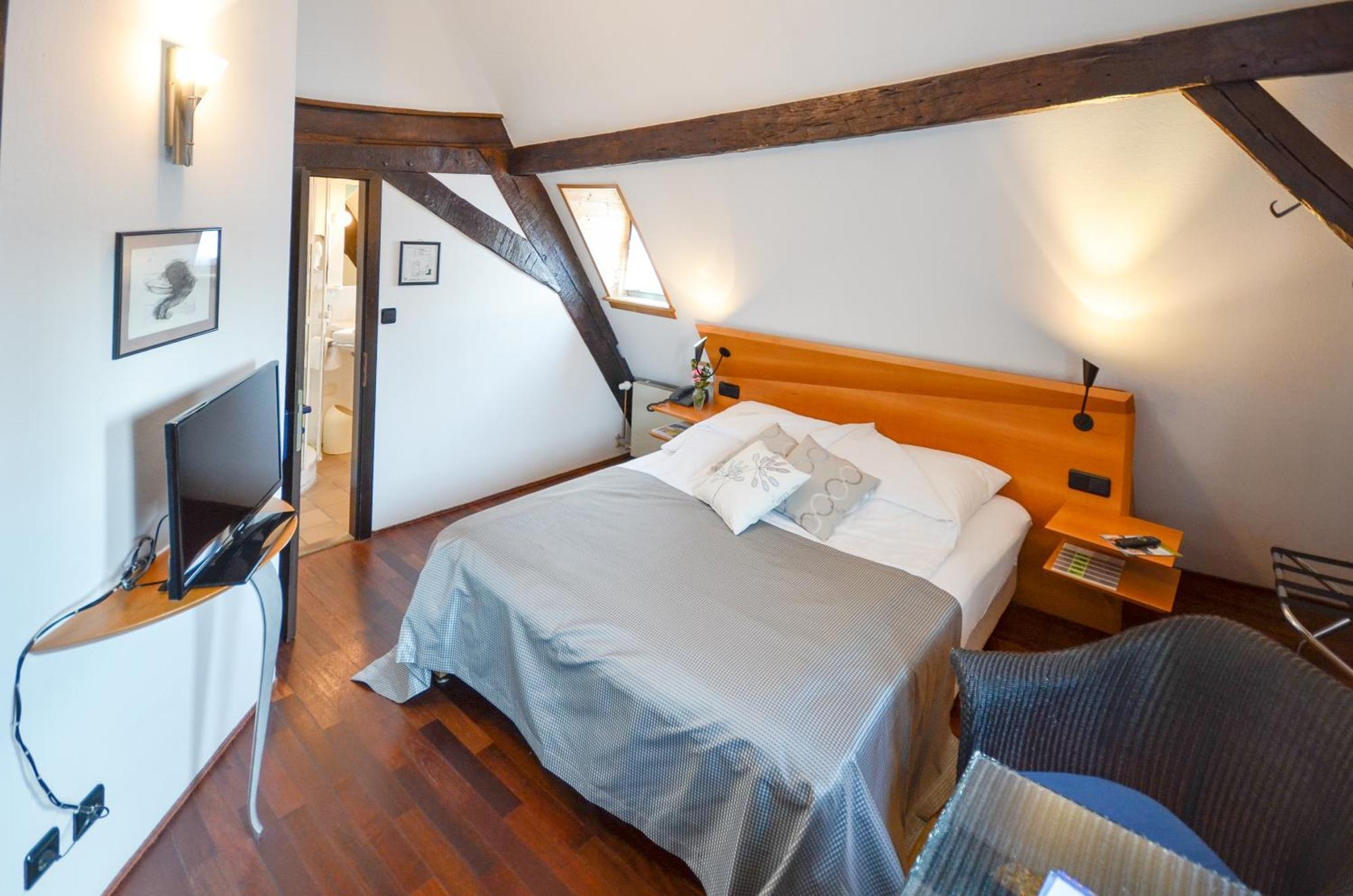 Restaurant & ****Hotel Hoeerhof Idstein Szoba fotó